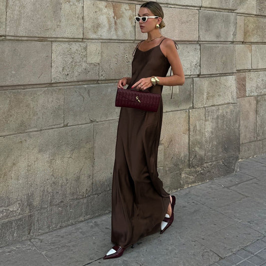 Robe longue LIVIA à bretelles en satin sans manches